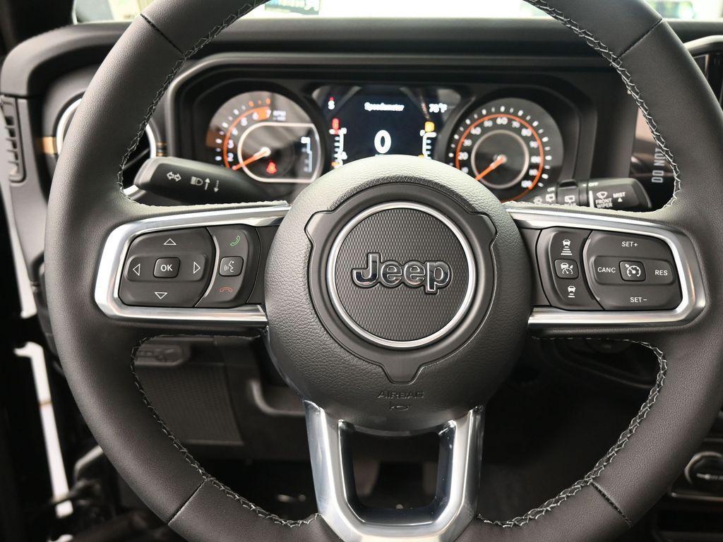 new 2025 Jeep Wrangler car