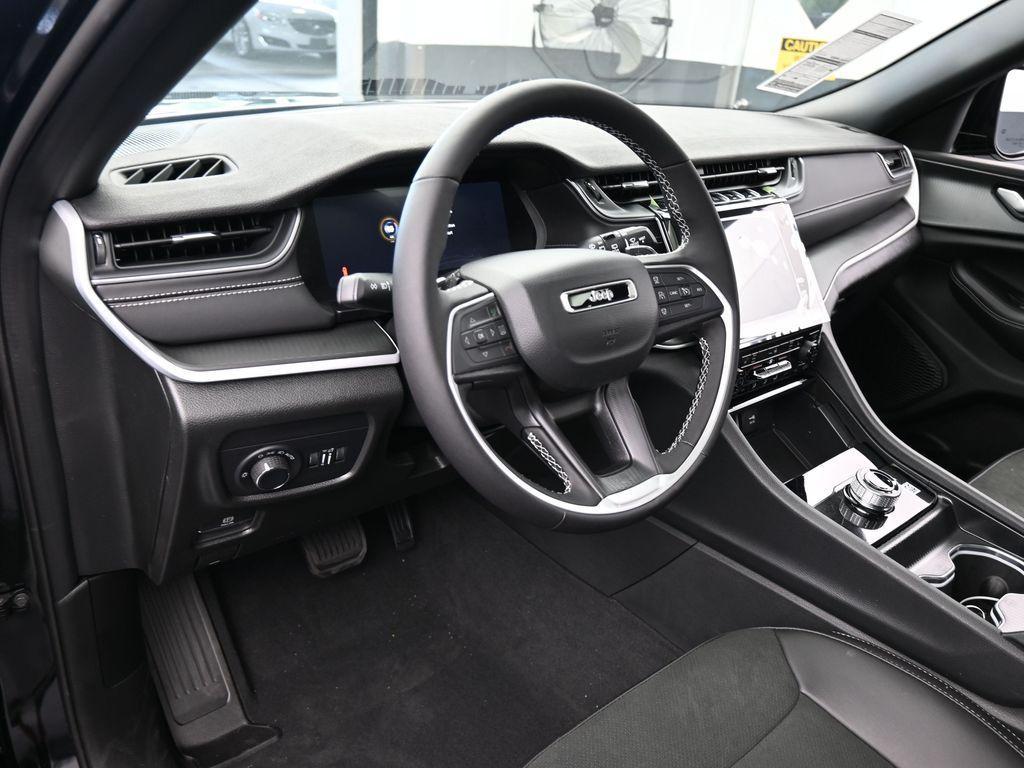 new 2025 Jeep Grand Cherokee car