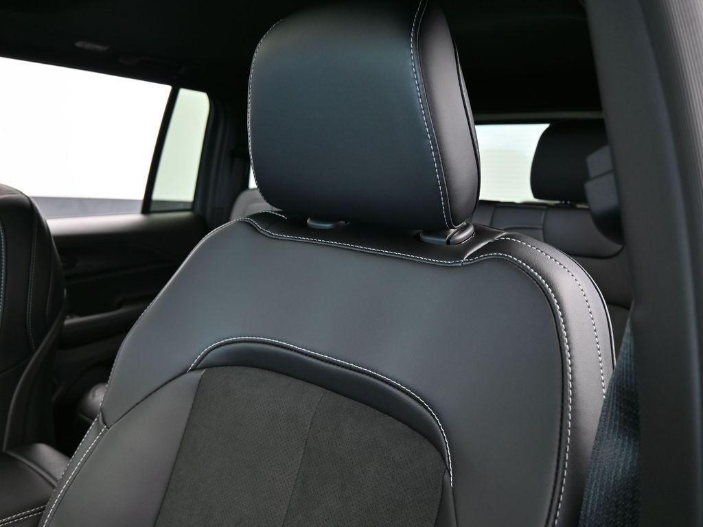new 2025 Jeep Grand Cherokee car