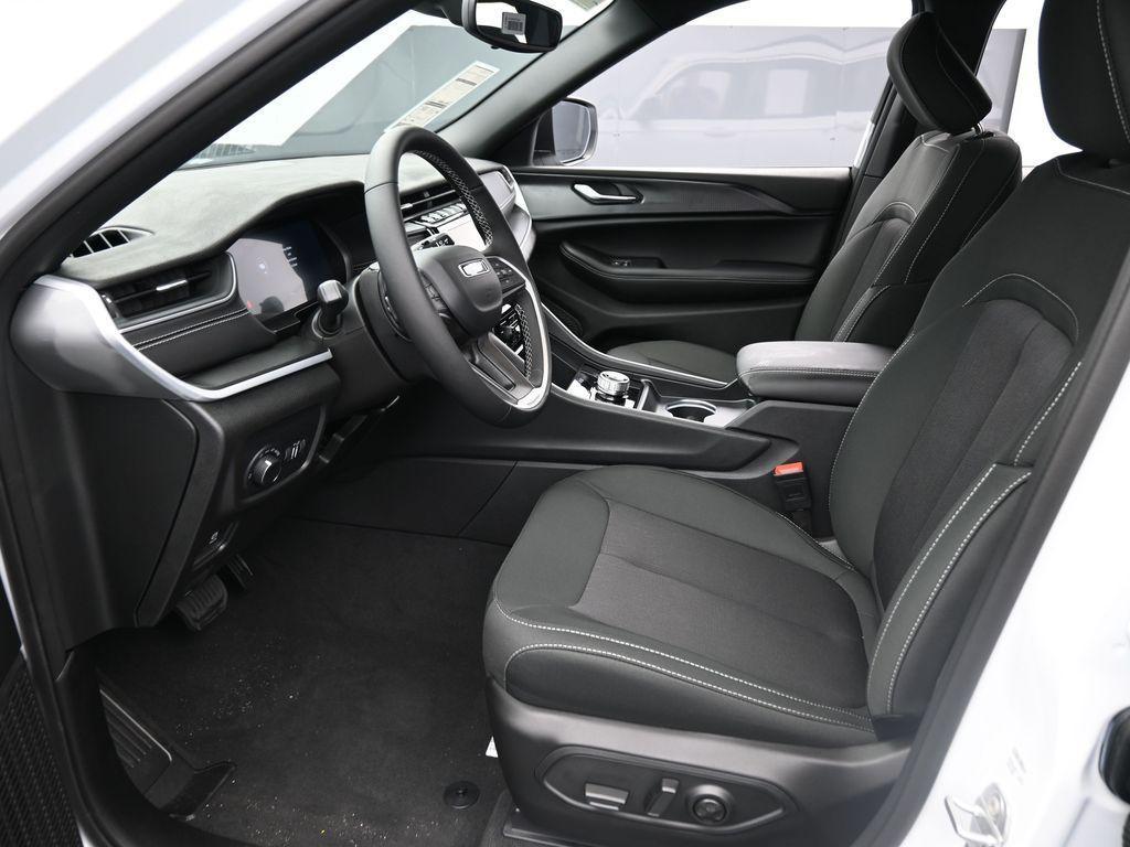 new 2024 Jeep Grand Cherokee L car, priced at $42,789