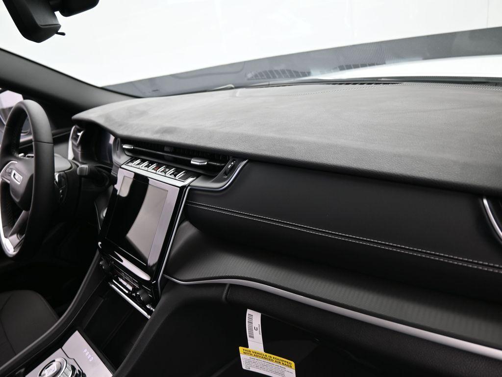 new 2024 Jeep Grand Cherokee L car, priced at $42,789