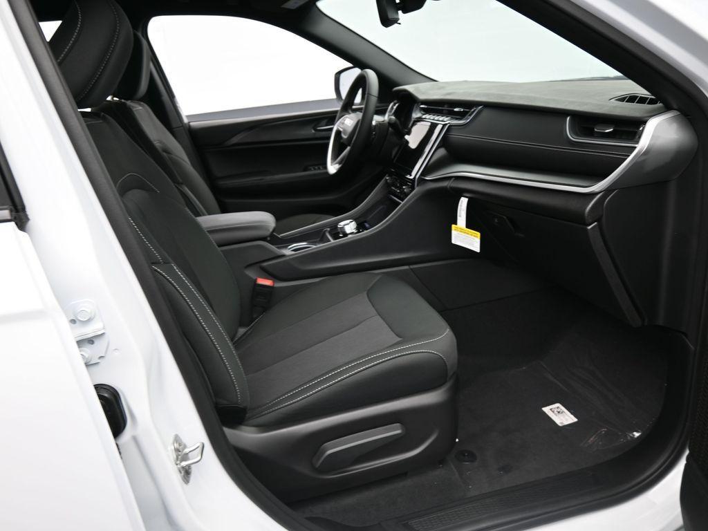 new 2024 Jeep Grand Cherokee L car, priced at $42,789