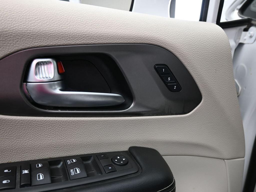 used 2022 Chrysler Pacifica car, priced at $18,883