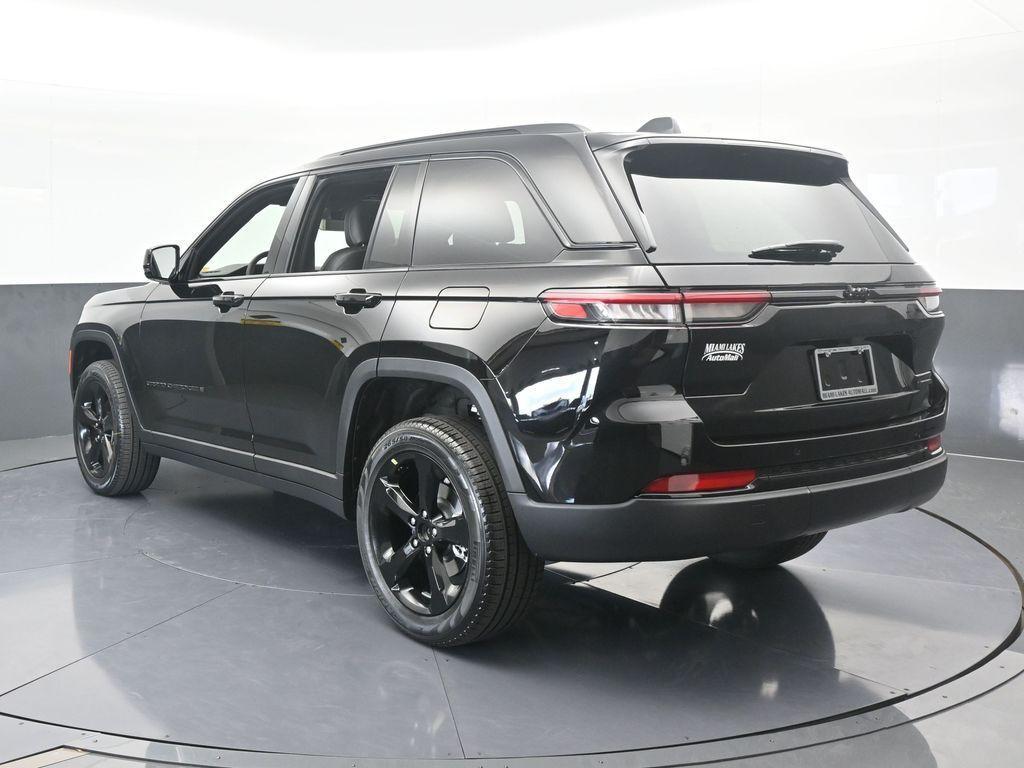 new 2025 Jeep Grand Cherokee car