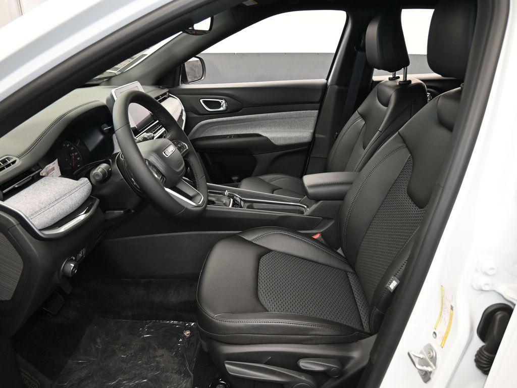 new 2025 Jeep Compass car, priced at $28,701