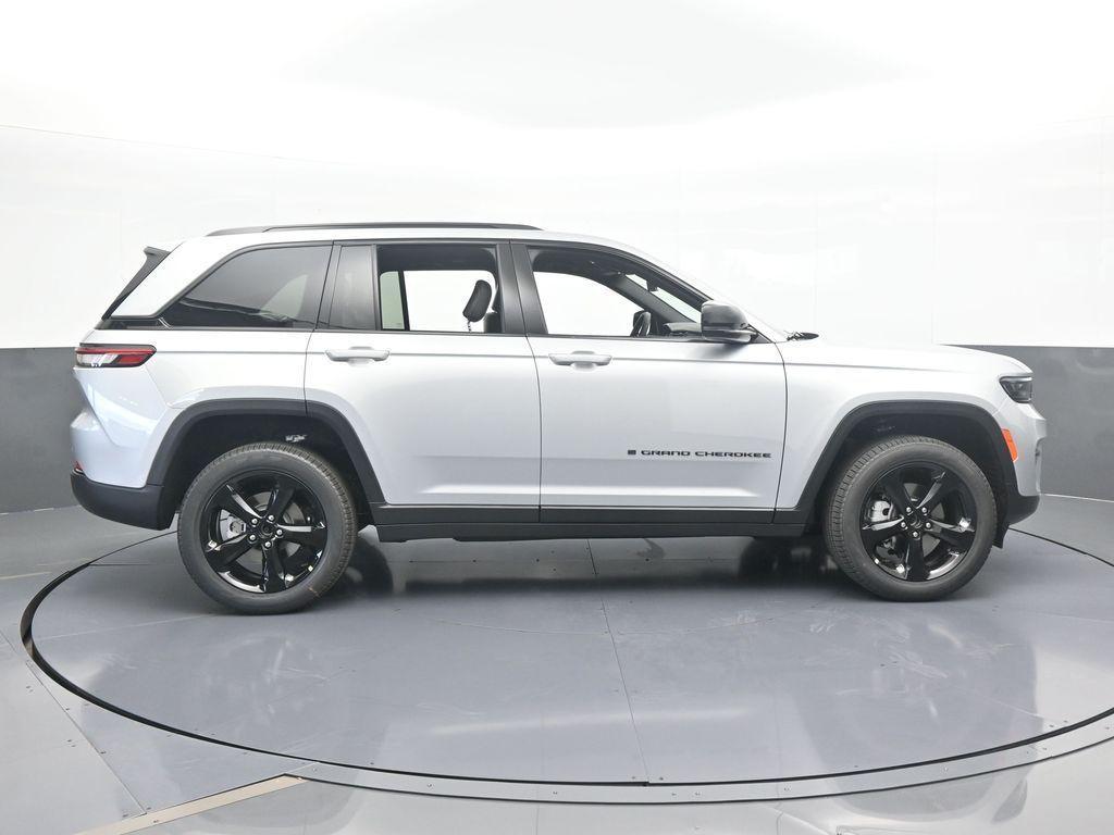 new 2025 Jeep Grand Cherokee car