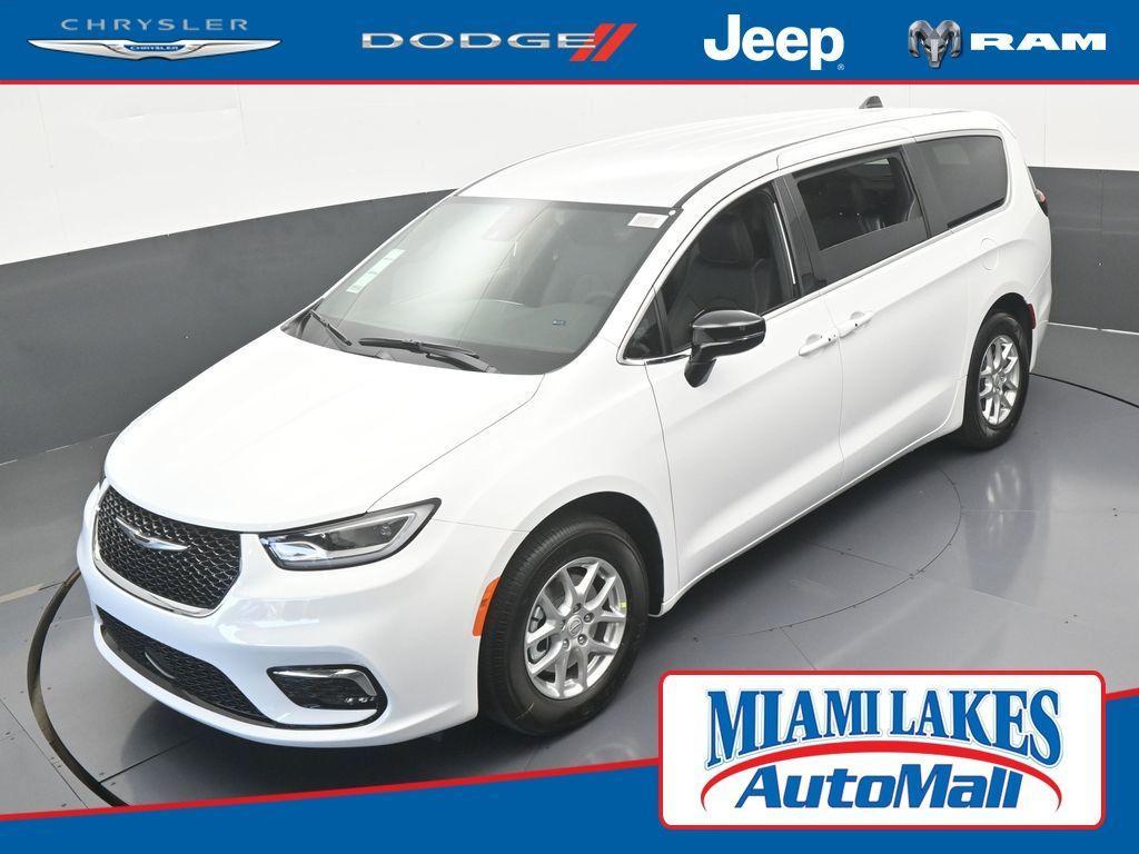 new 2025 Chrysler Pacifica car