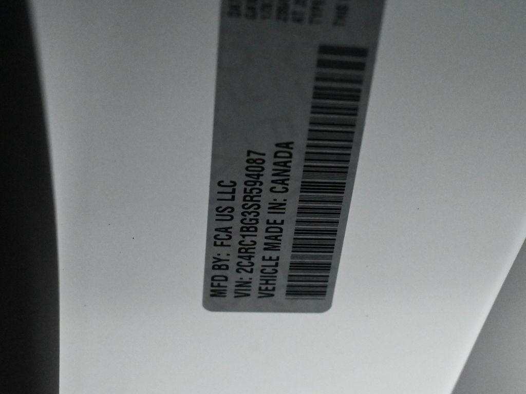 new 2025 Chrysler Pacifica car