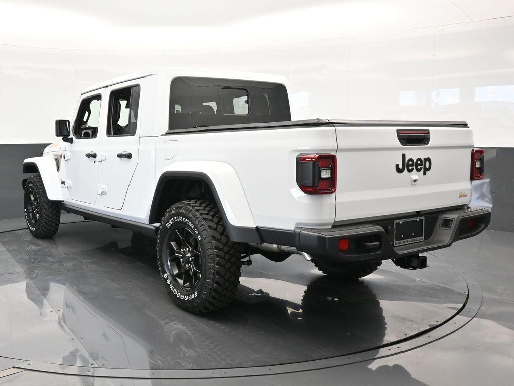 new 2024 Jeep Gladiator car, priced at $43,670
