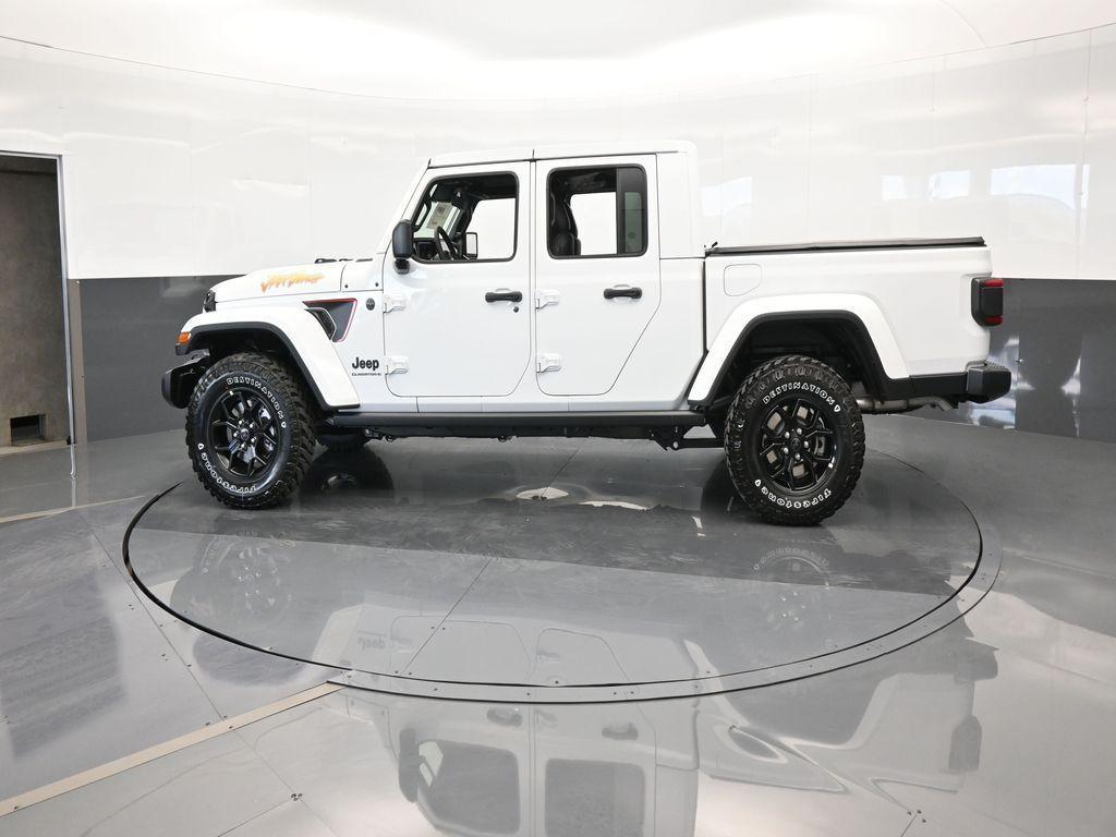 new 2024 Jeep Gladiator car, priced at $43,670