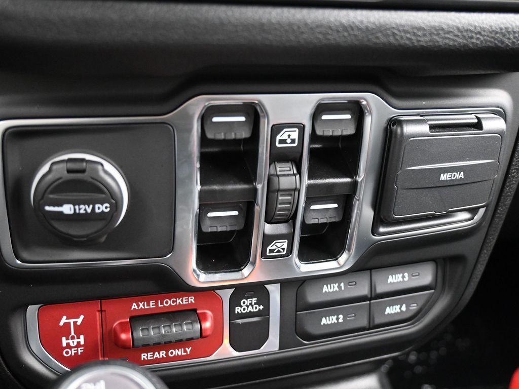 new 2024 Jeep Gladiator car, priced at $43,670