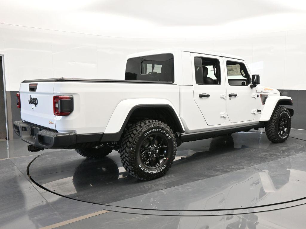 new 2024 Jeep Gladiator car, priced at $43,670