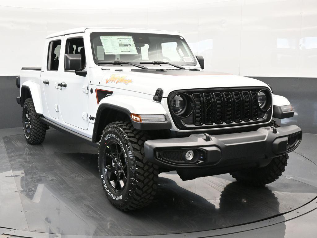 new 2024 Jeep Gladiator car, priced at $43,670