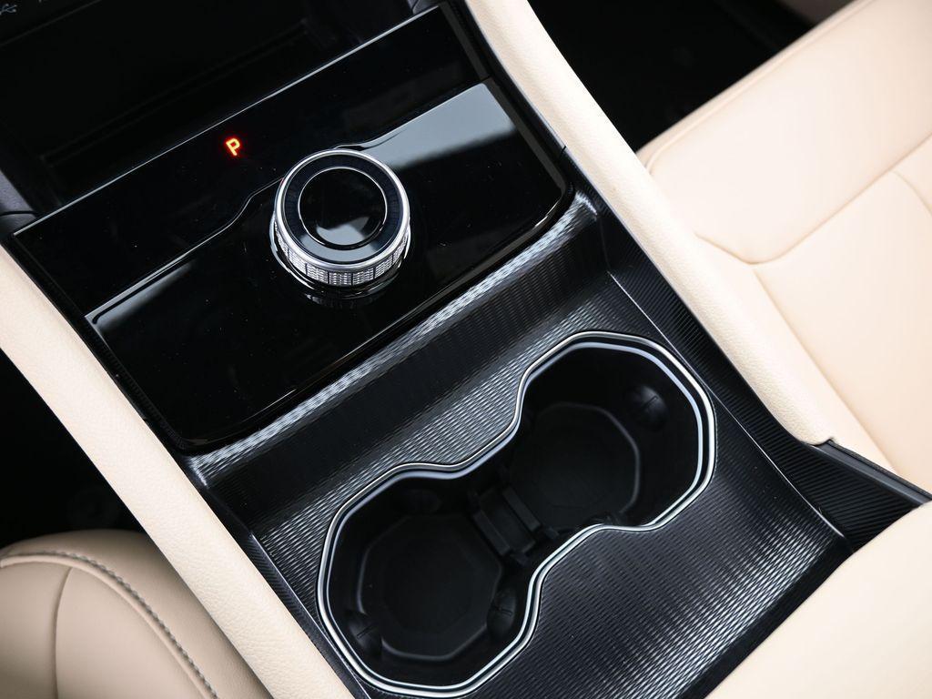 new 2025 Jeep Grand Cherokee car