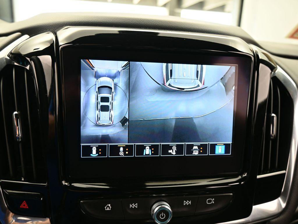 used 2023 Chevrolet Traverse car, priced at $31,489