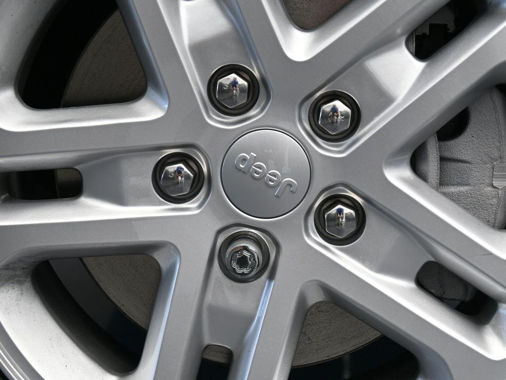 new 2025 Jeep Grand Cherokee car, priced at $37,968