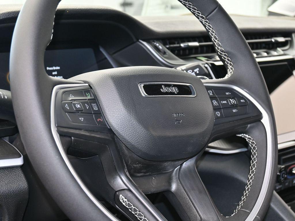 new 2025 Jeep Grand Cherokee car, priced at $37,968