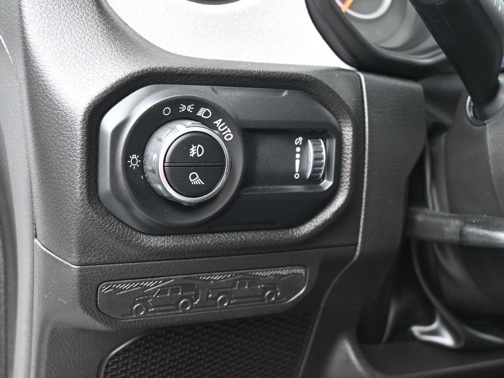 new 2024 Jeep Gladiator car, priced at $34,377