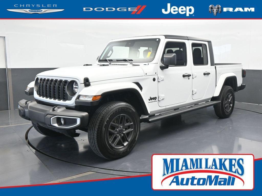 new 2024 Jeep Gladiator car, priced at $34,377