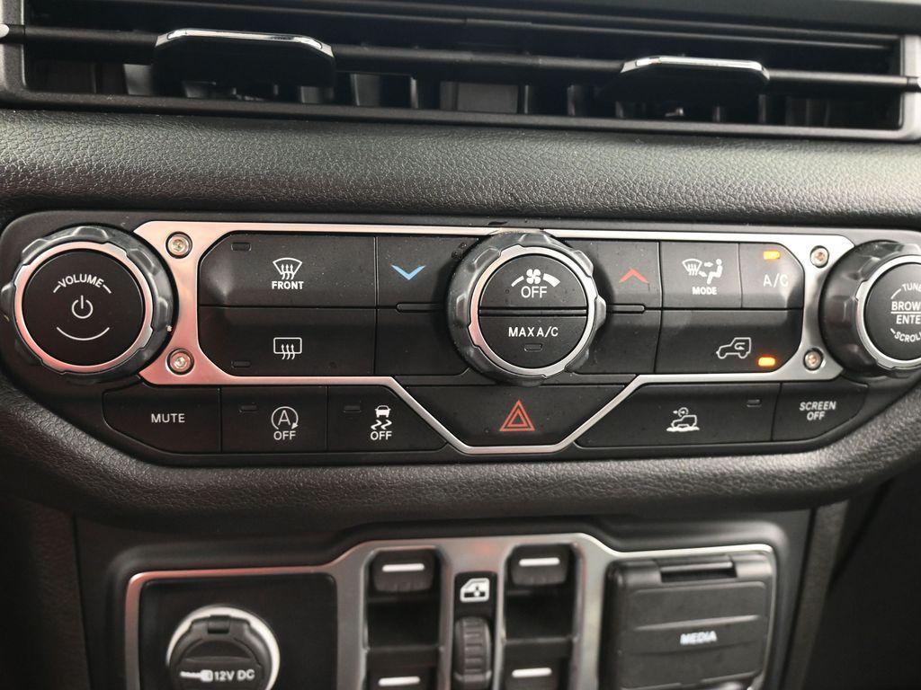 new 2024 Jeep Gladiator car, priced at $34,377