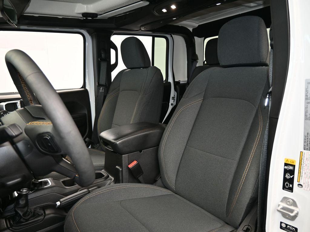 new 2024 Jeep Gladiator car, priced at $34,377