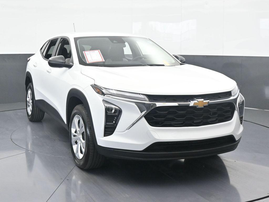 used 2025 Chevrolet Trax car, priced at $19,991
