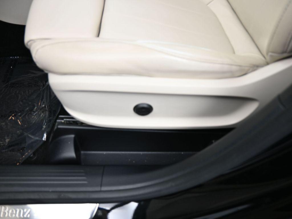 used 2020 Mercedes-Benz GLB 250 car, priced at $20,136