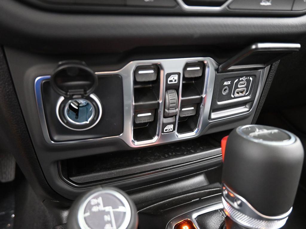 new 2025 Jeep Gladiator car, priced at $49,659