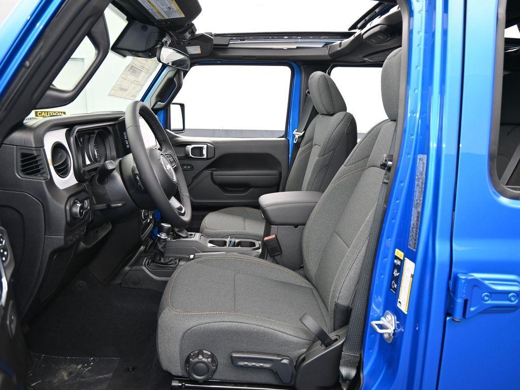 new 2025 Jeep Wrangler car