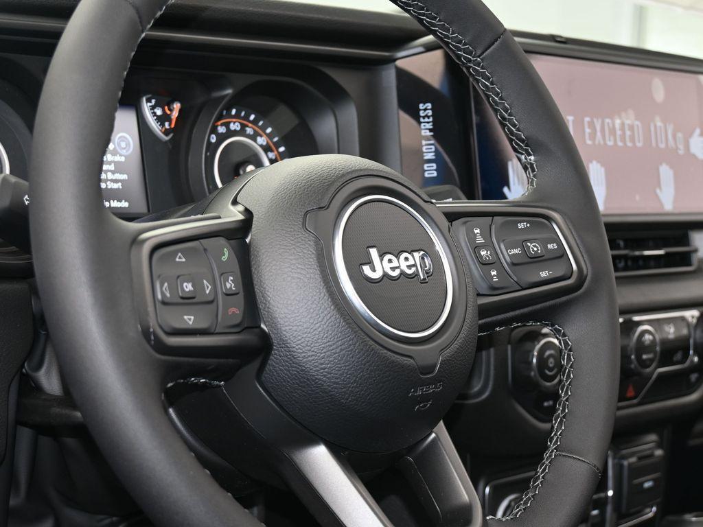 new 2025 Jeep Wrangler car
