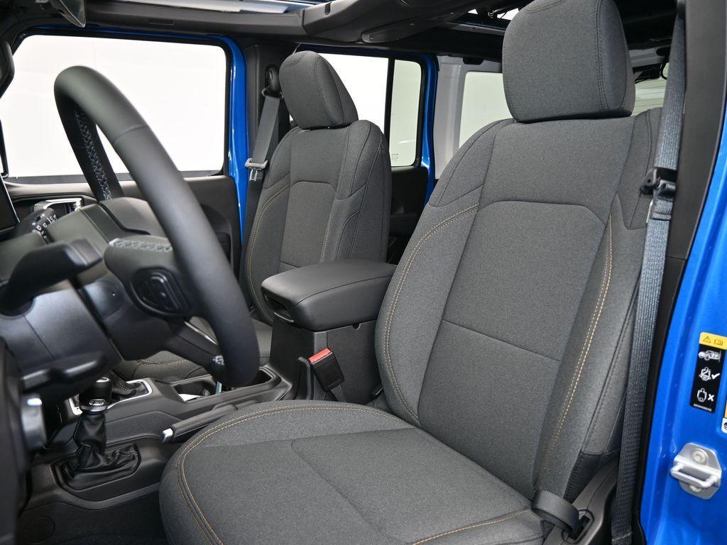 new 2025 Jeep Wrangler car