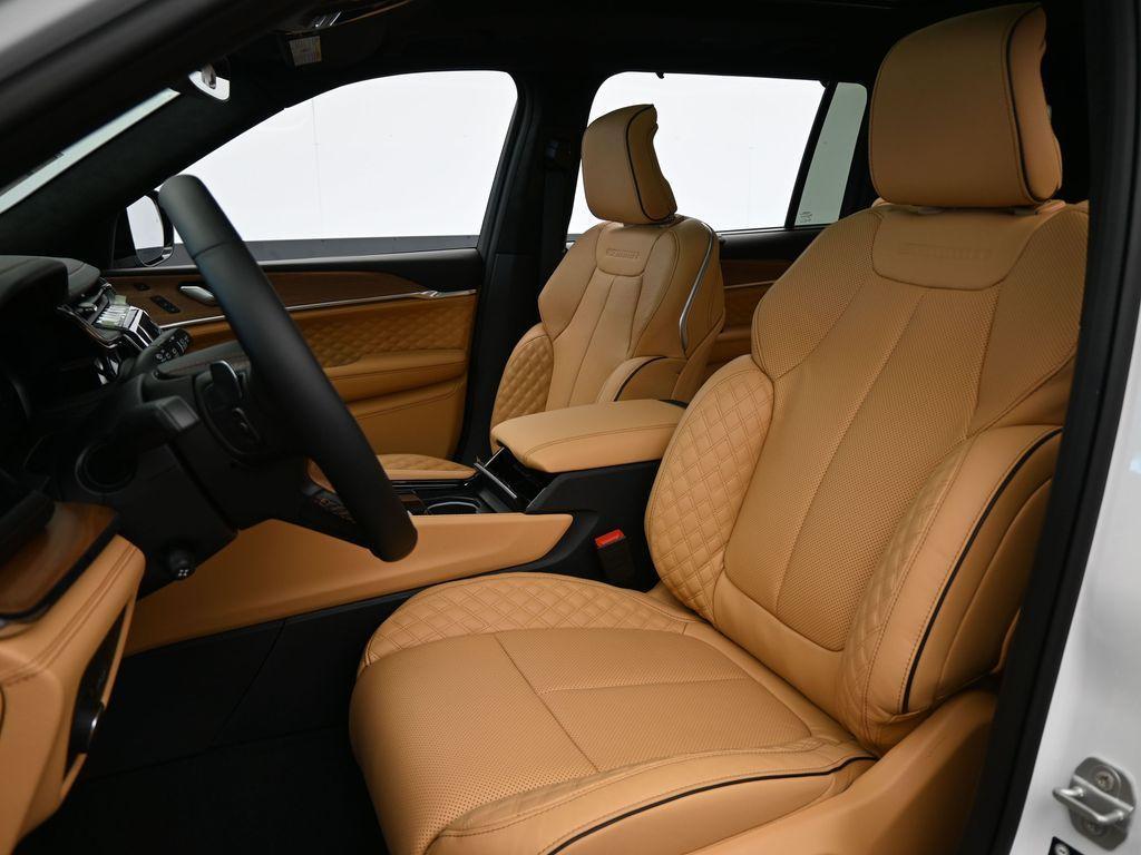 new 2025 Jeep Grand Cherokee L car