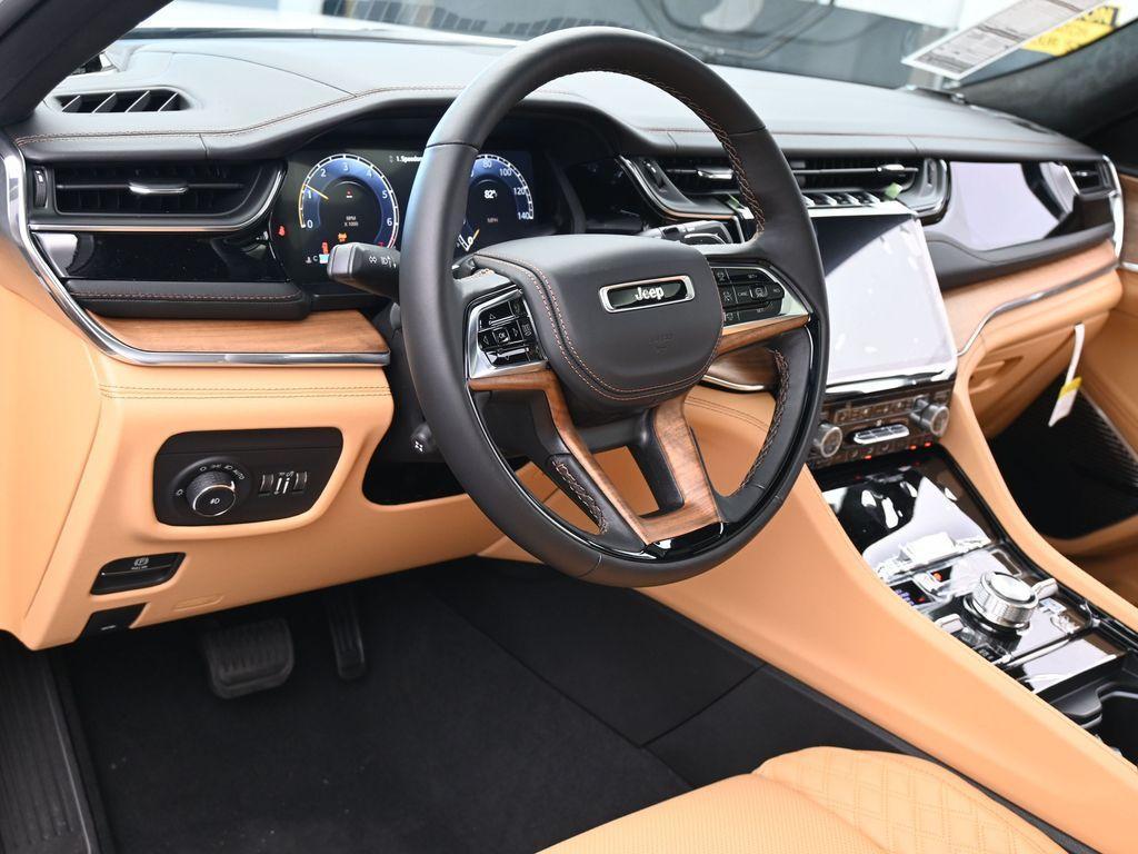 new 2025 Jeep Grand Cherokee L car