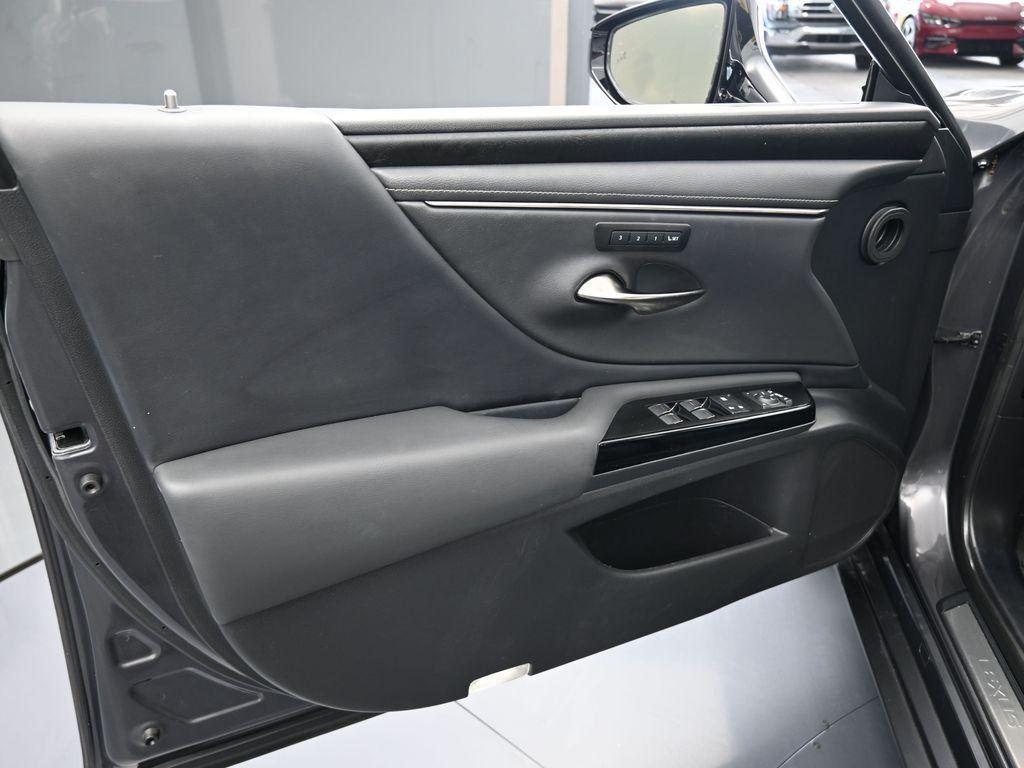 used 2022 Lexus ES 350 car, priced at $32,980