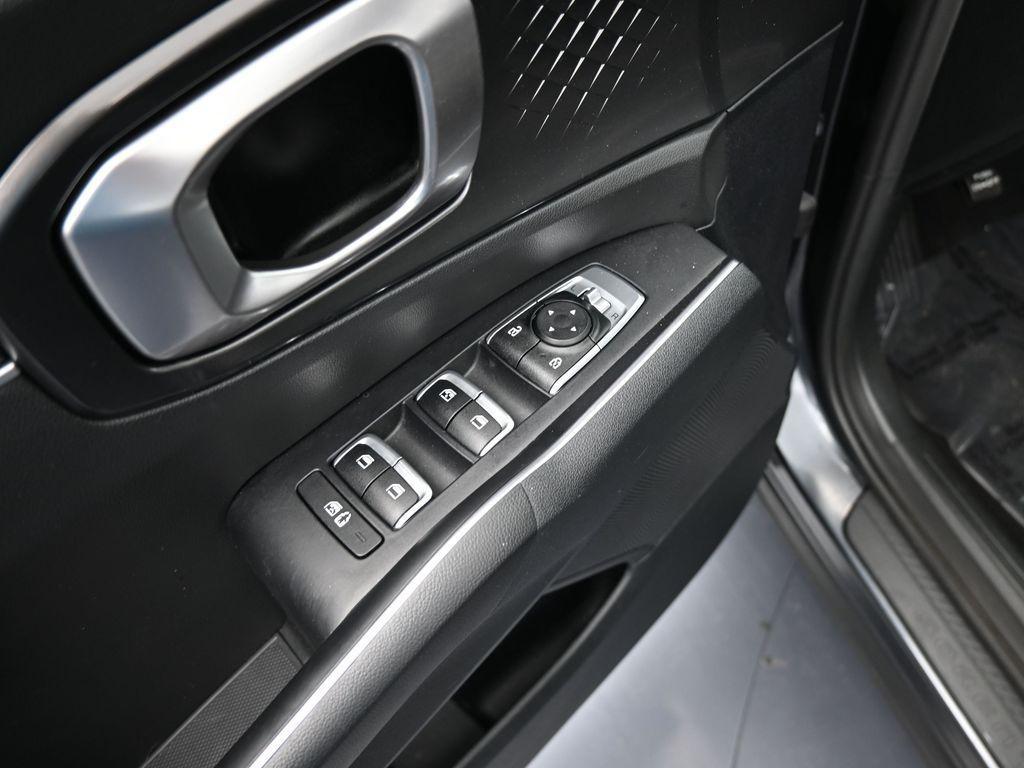 used 2023 Kia Sorento car, priced at $19,296