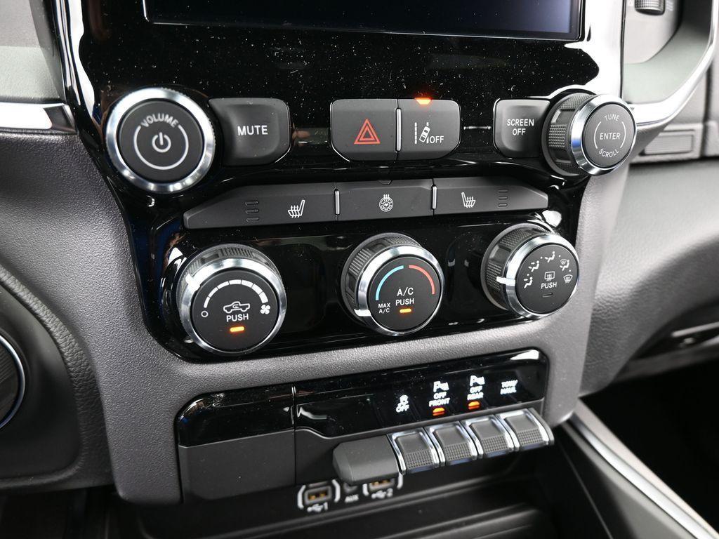 new 2025 Ram 1500 car, priced at $39,527