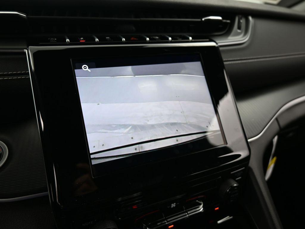 used 2024 Jeep Grand Cherokee car, priced at $29,997