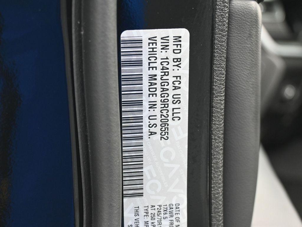 used 2024 Jeep Grand Cherokee car, priced at $29,997