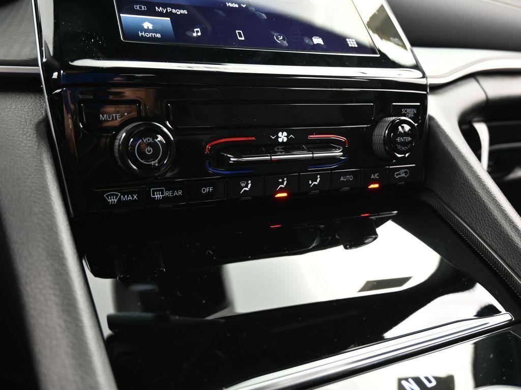 used 2024 Jeep Grand Cherokee car, priced at $29,997