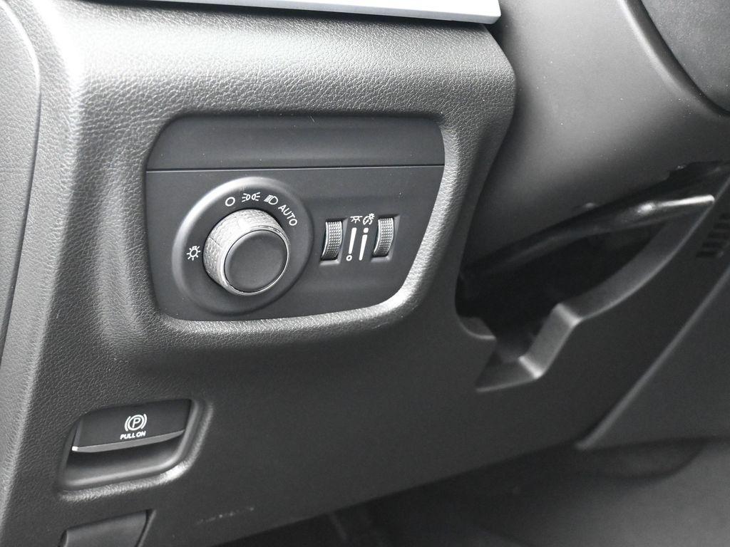 used 2024 Jeep Grand Cherokee car, priced at $29,997