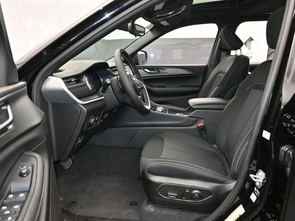 new 2024 Jeep Grand Cherokee L car, priced at $42,835