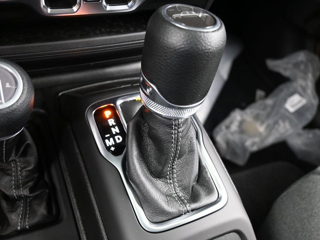new 2025 Jeep Gladiator car