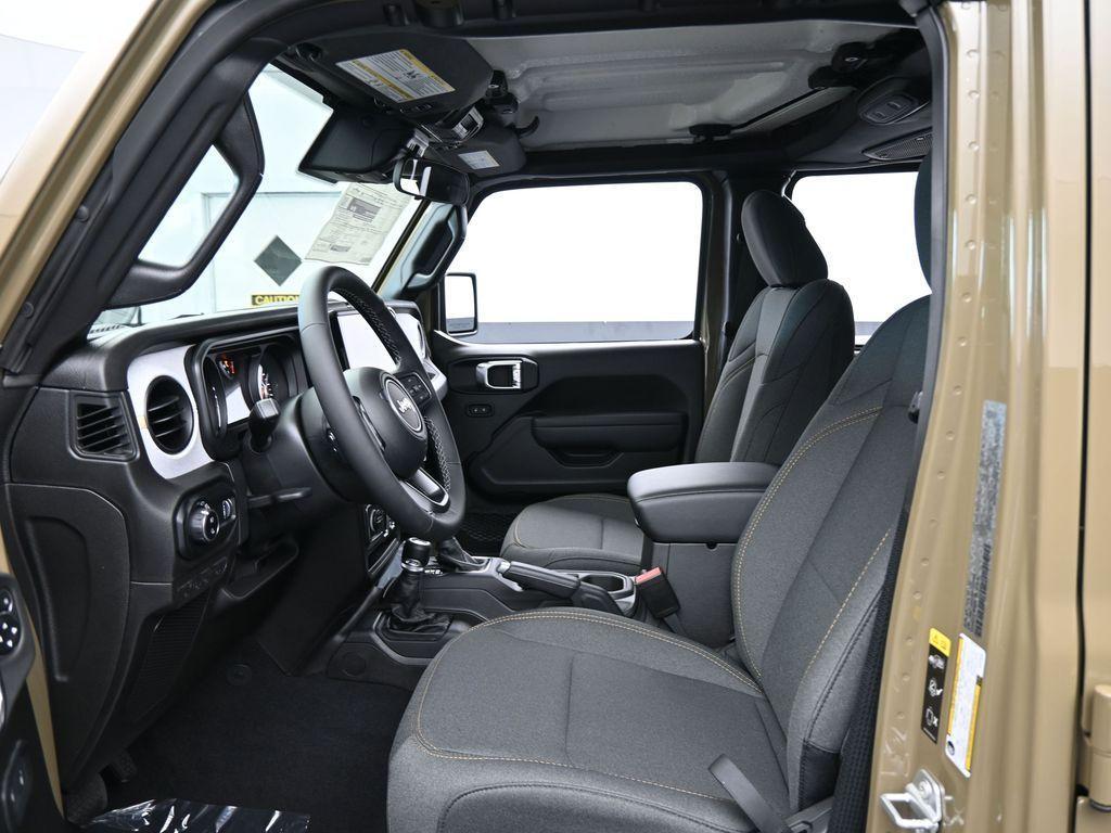 new 2025 Jeep Gladiator car