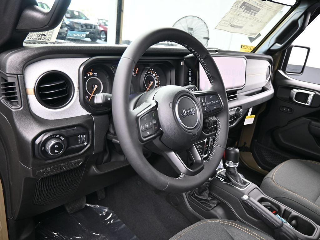 new 2025 Jeep Gladiator car