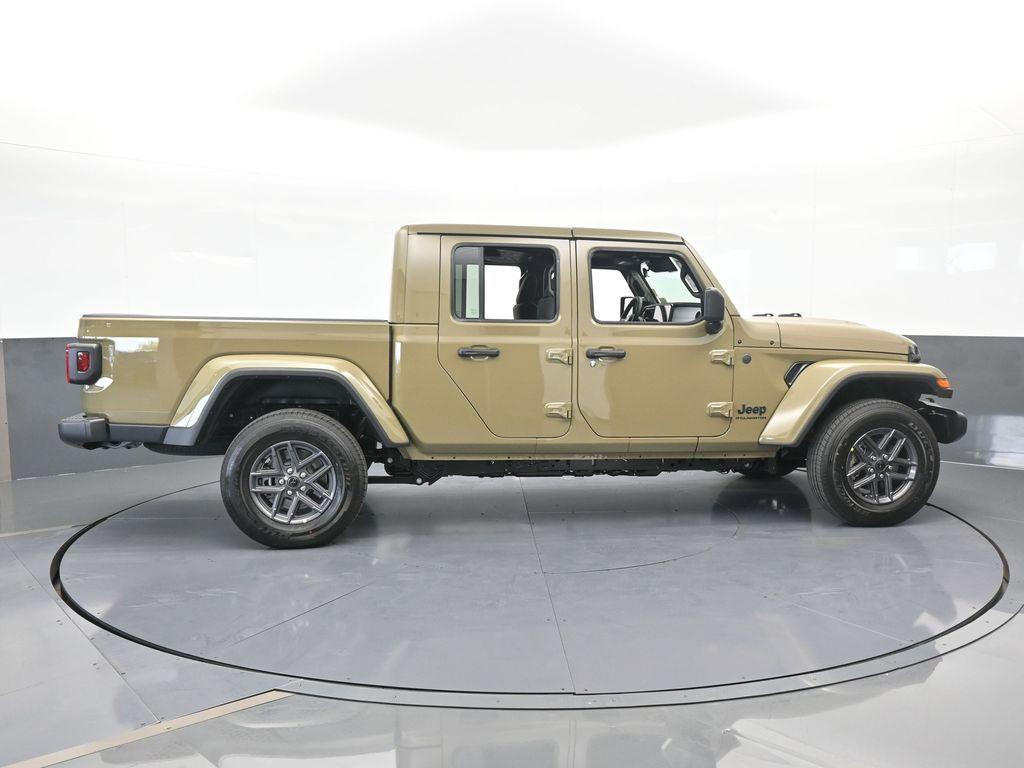 new 2025 Jeep Gladiator car