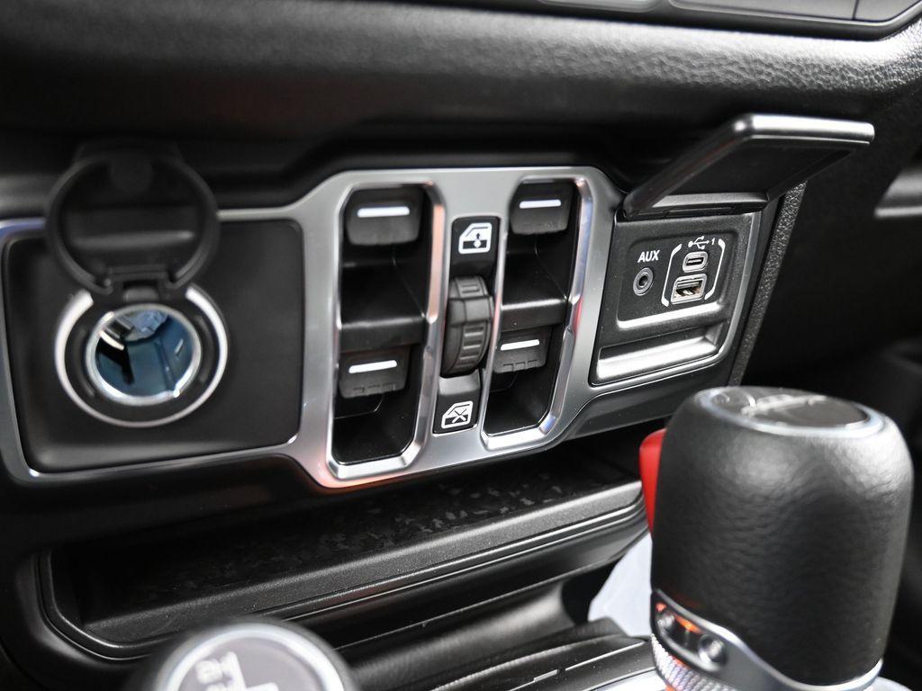 new 2025 Jeep Gladiator car