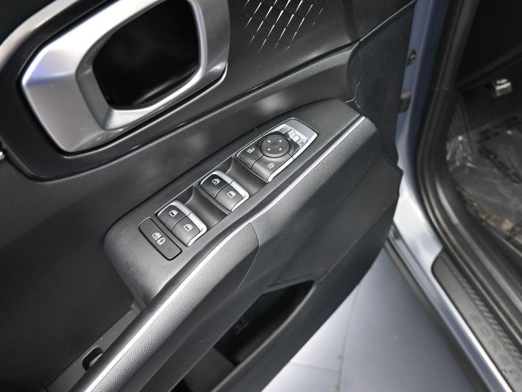 used 2023 Kia Sorento car, priced at $19,409