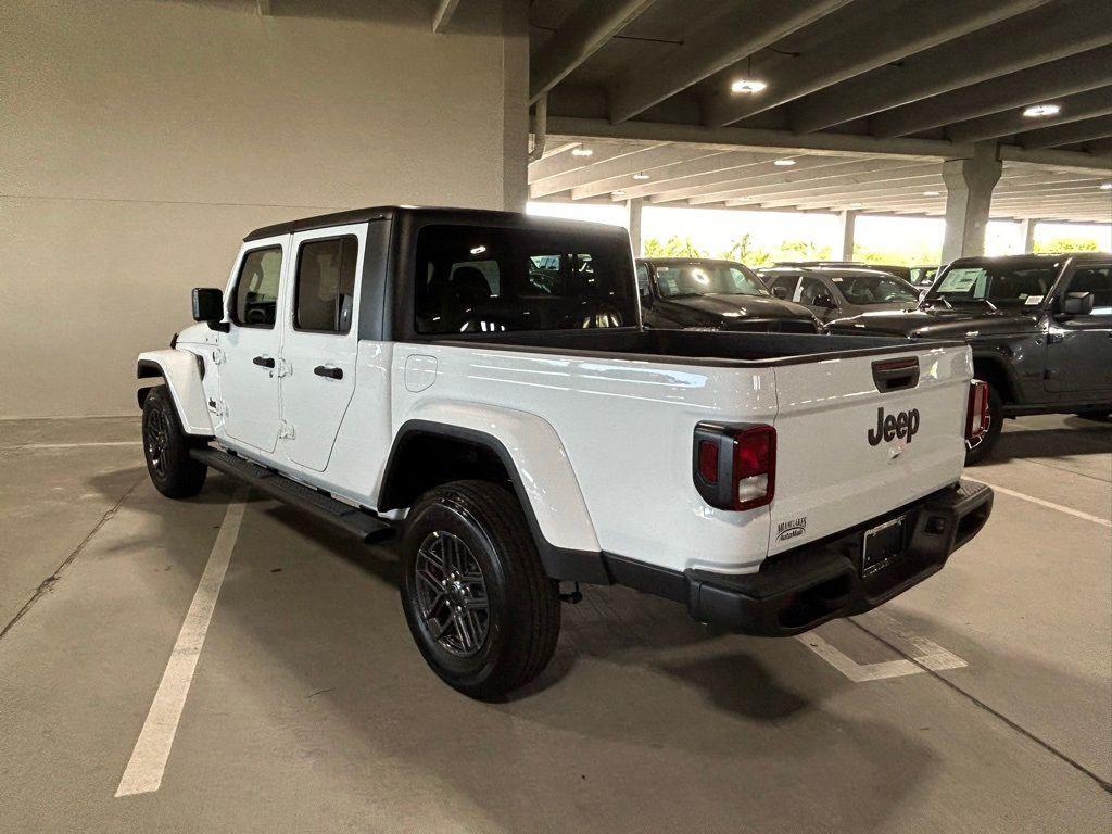 used 2024 Jeep Gladiator car, priced at $40,416