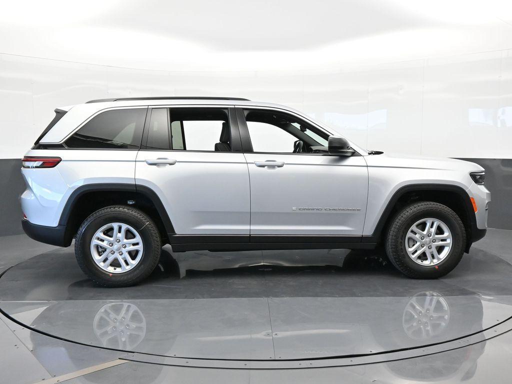 new 2024 Jeep Grand Cherokee car, priced at $40,645