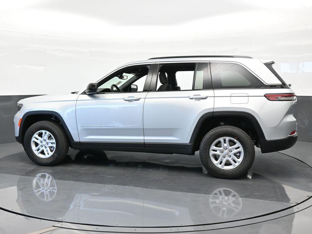 new 2024 Jeep Grand Cherokee car, priced at $40,645